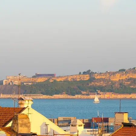 Tagus Sunrise In Estrela By Innkeeper Apartment